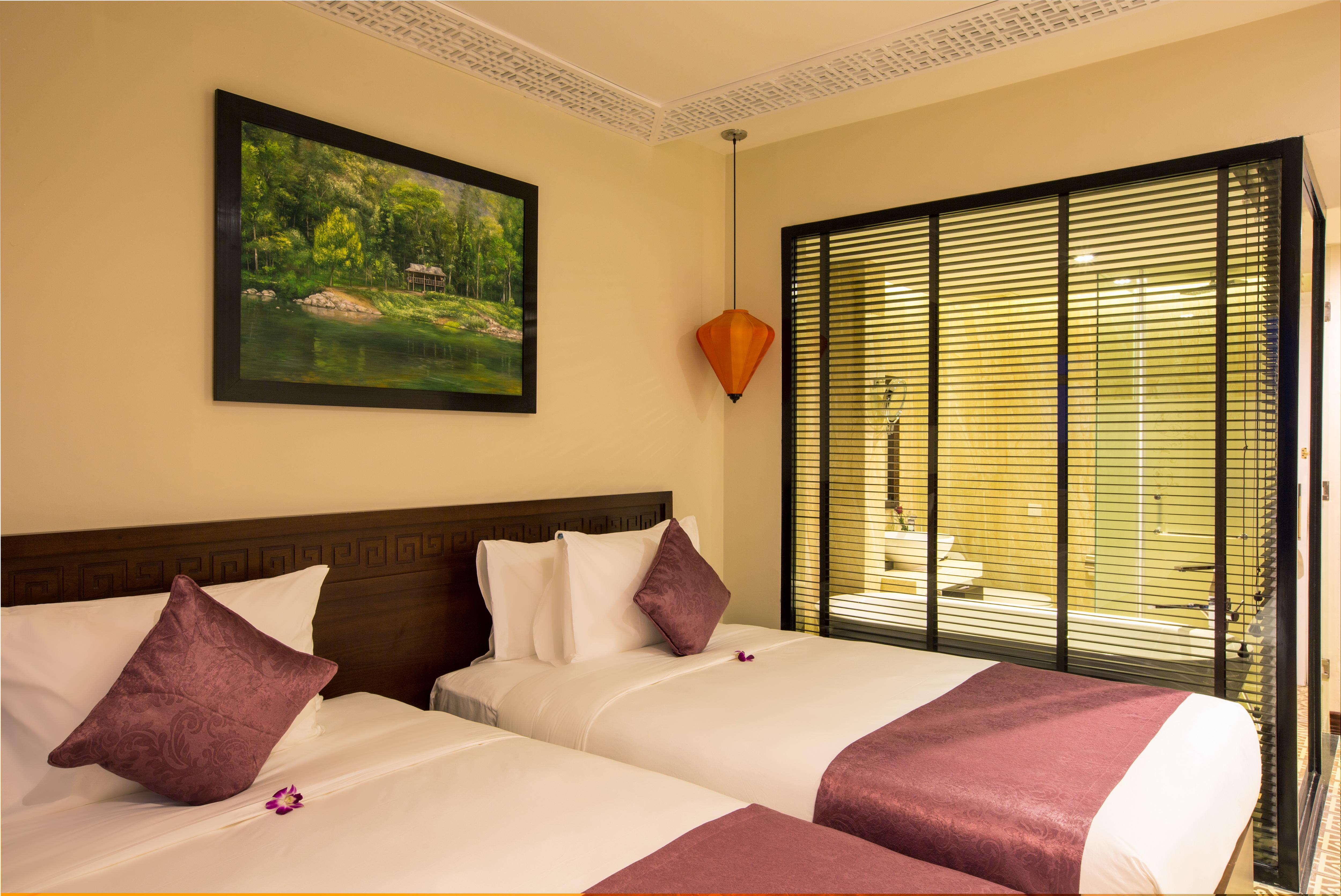 Royal Riverside Hoi An Hotel & Spa Экстерьер фото