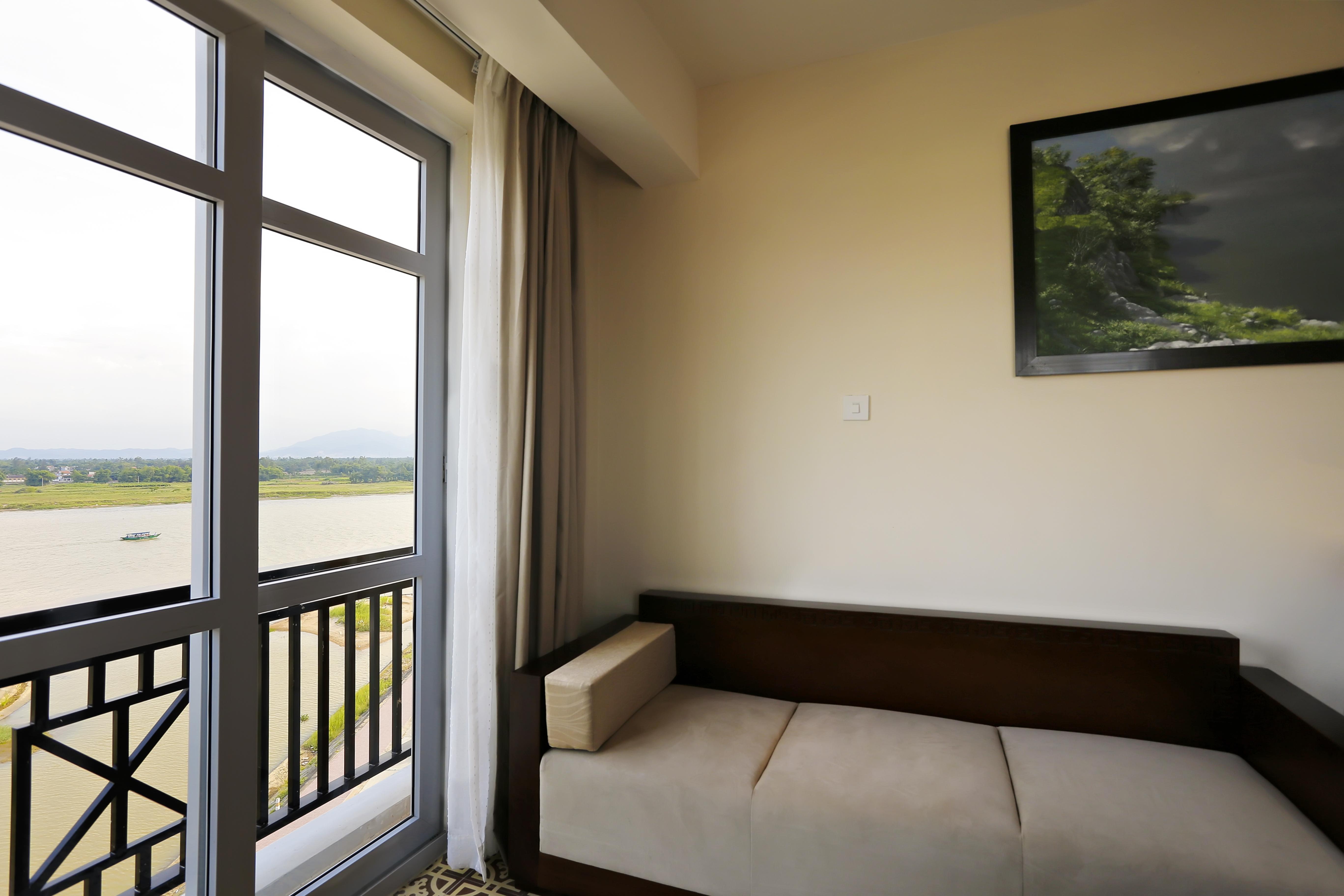Royal Riverside Hoi An Hotel & Spa Экстерьер фото