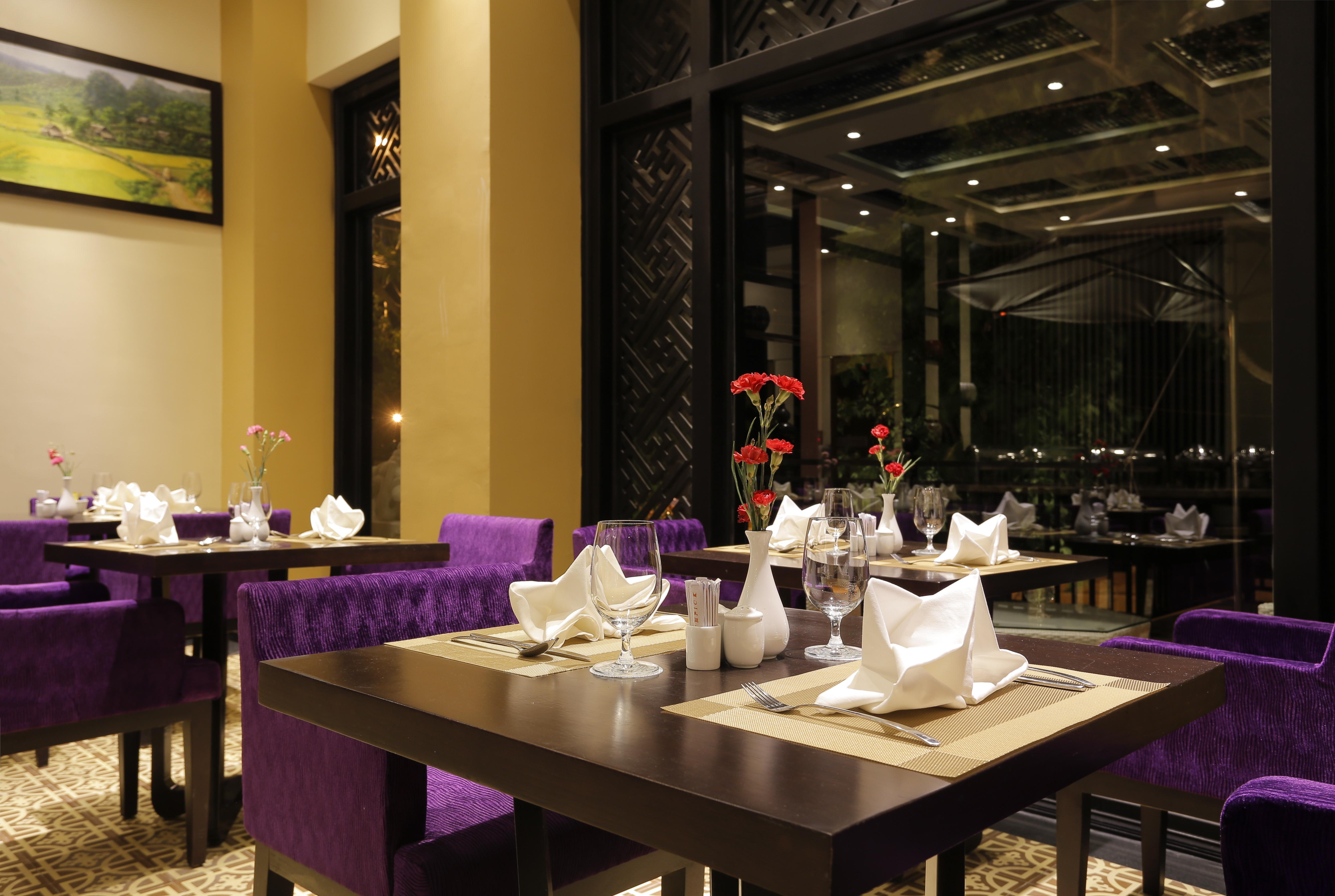 Royal Riverside Hoi An Hotel & Spa Экстерьер фото