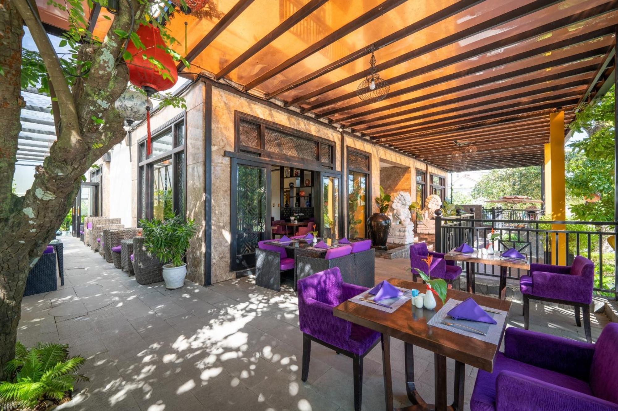 Royal Riverside Hoi An Hotel & Spa Экстерьер фото