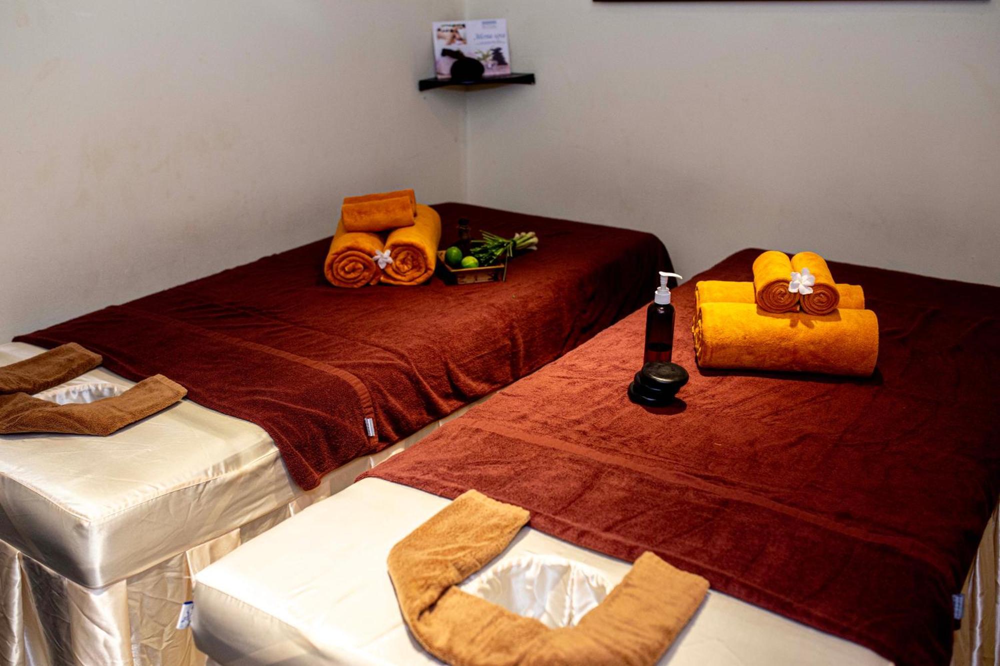 Royal Riverside Hoi An Hotel & Spa Экстерьер фото