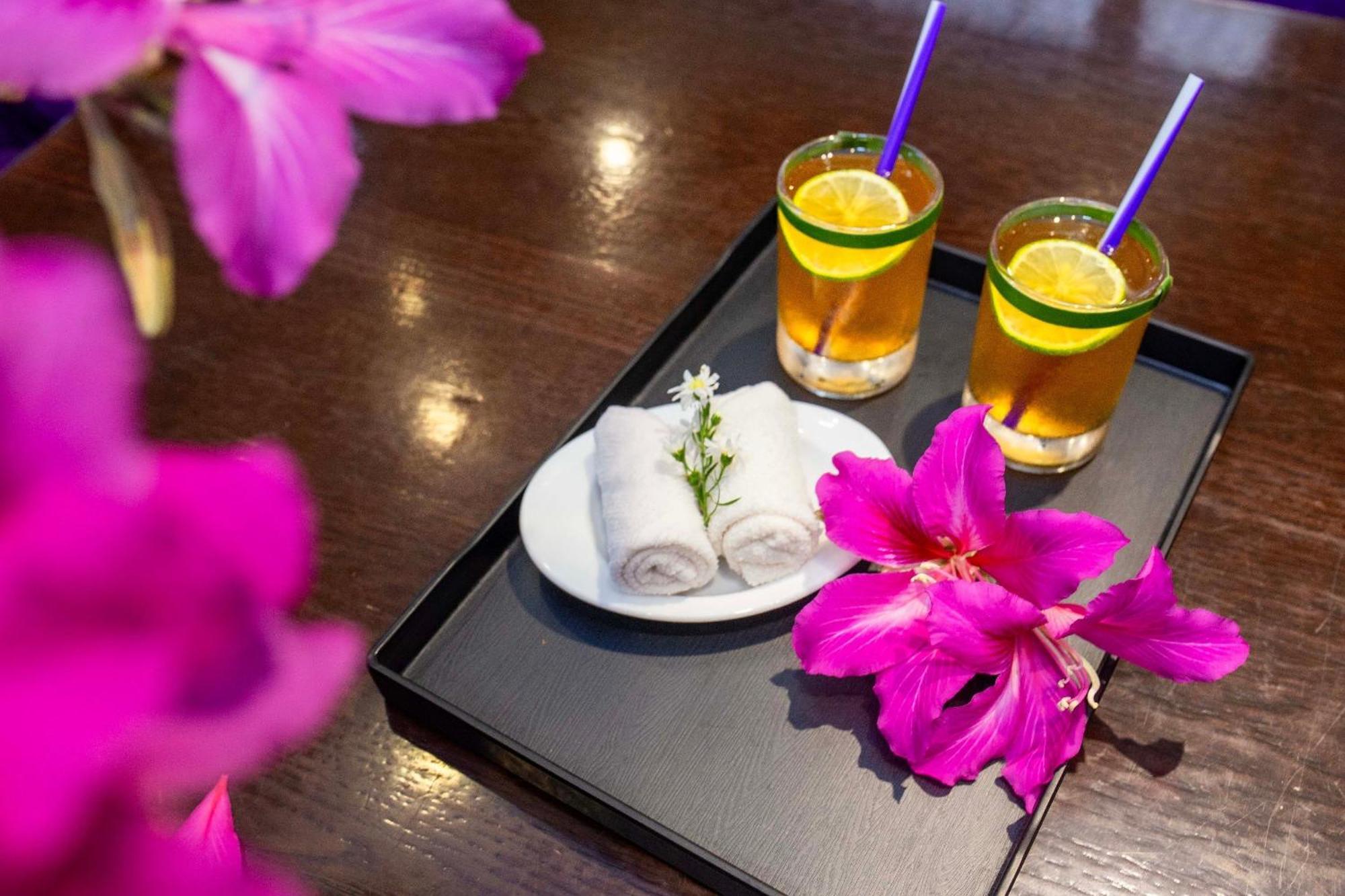Royal Riverside Hoi An Hotel & Spa Экстерьер фото